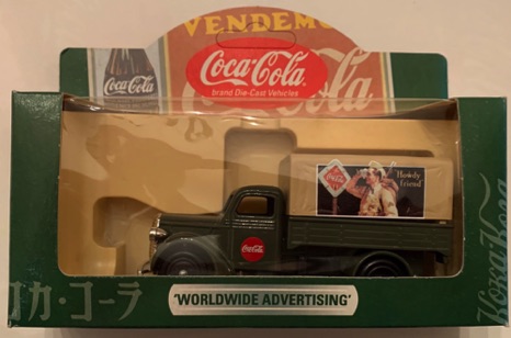 10251-1 € 10,00 coca cola auto world wide advertising groen afb soldaat ca 7 cm.jpeg